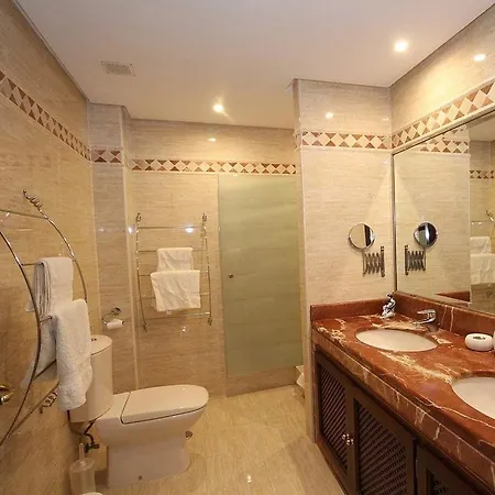 Vip El Douque Apartament *